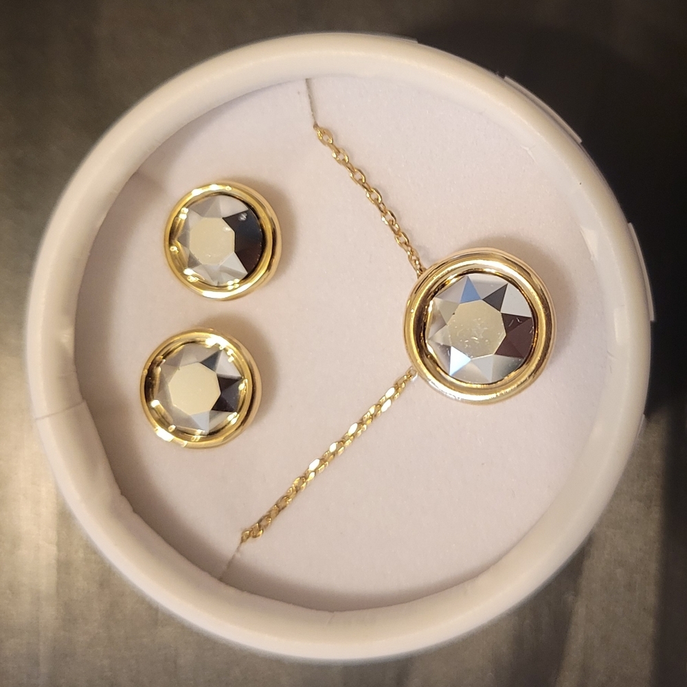 Gray and gold Jewelry Gift Set NIB by WHBM